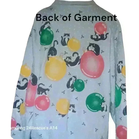 Sylvester Cats Playing With Holiday Ball Ornaments Collared Size L Sweatshirt - Picture 2 of 7